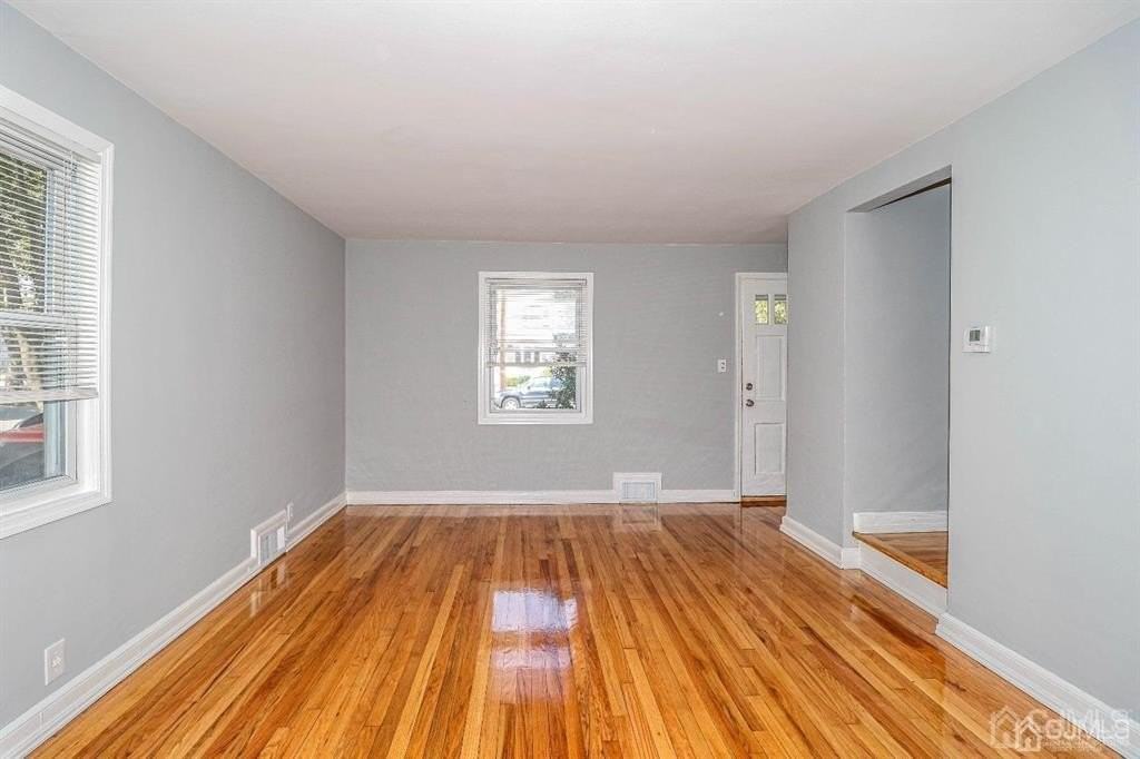 9 Macarthur Dr - Photo 3 of 12