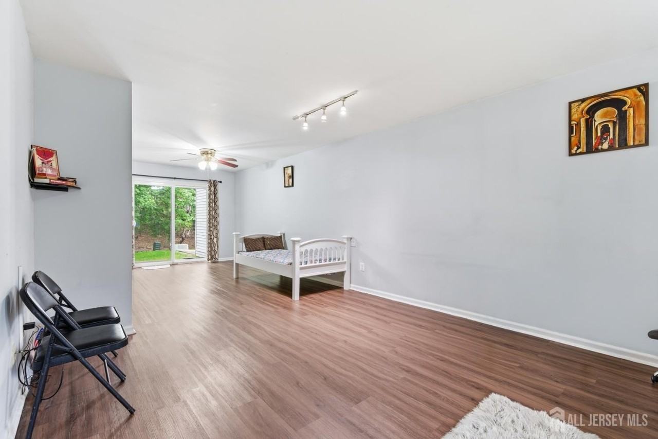 2804 Cricket Cir - Photo 5 of 26
