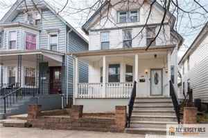 featured image of 264 Seaman St #2