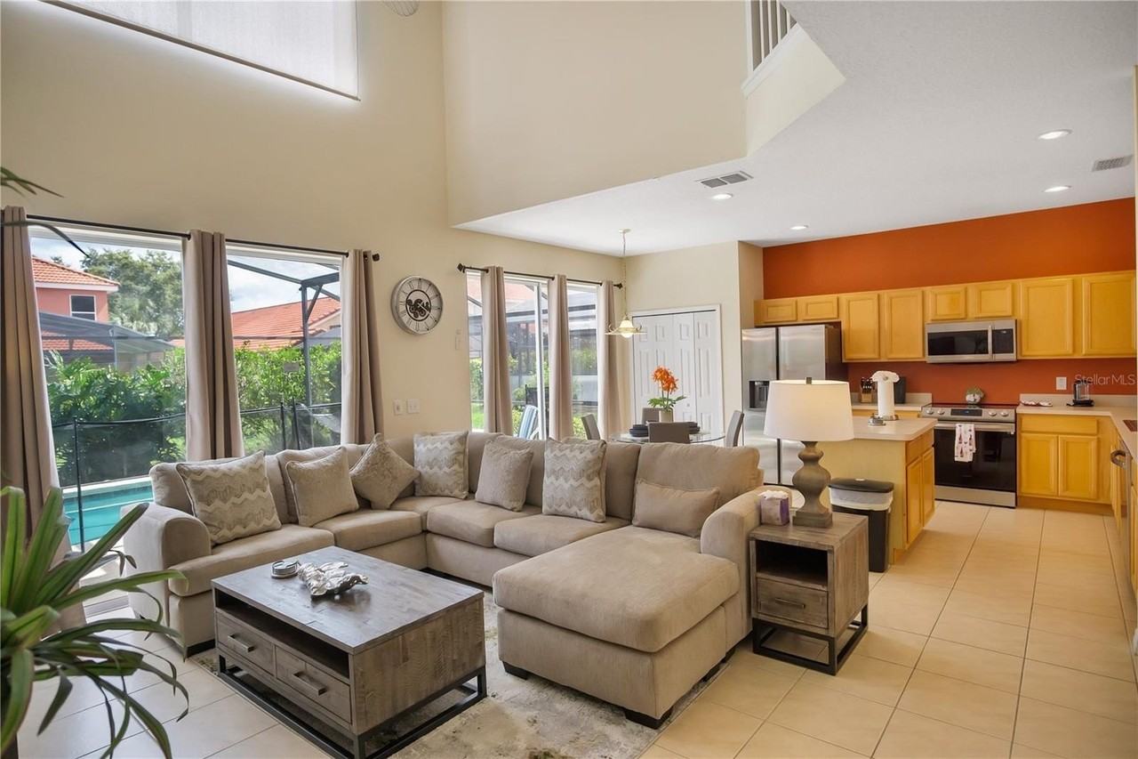 134 Sevilla Ave - Photo 6 of 33