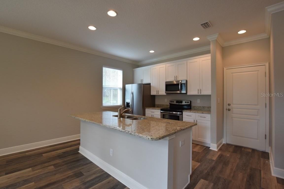 2603 E Central Blvd - Photo 4 of 11