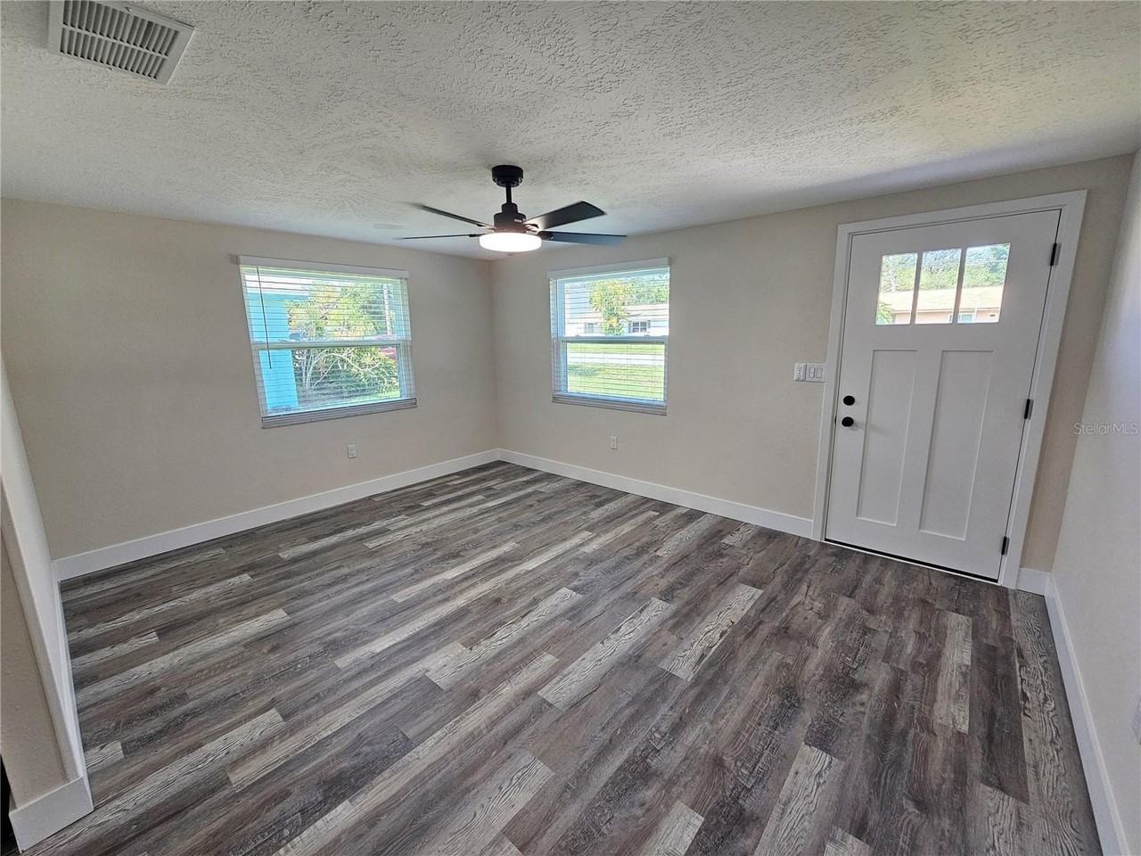 4843 Camphor Ave - Photo 6 of 22