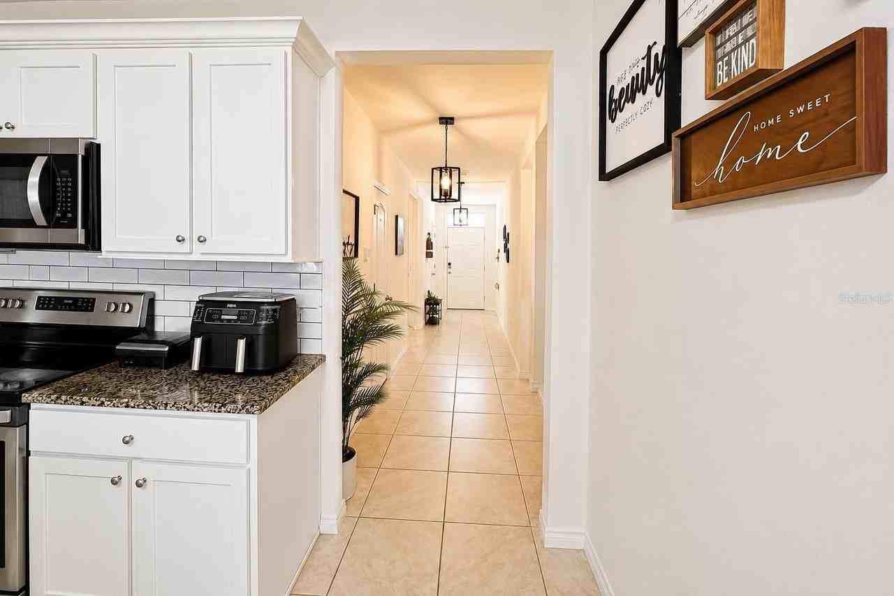 649 Comstock Dr - Photo 5 of 30