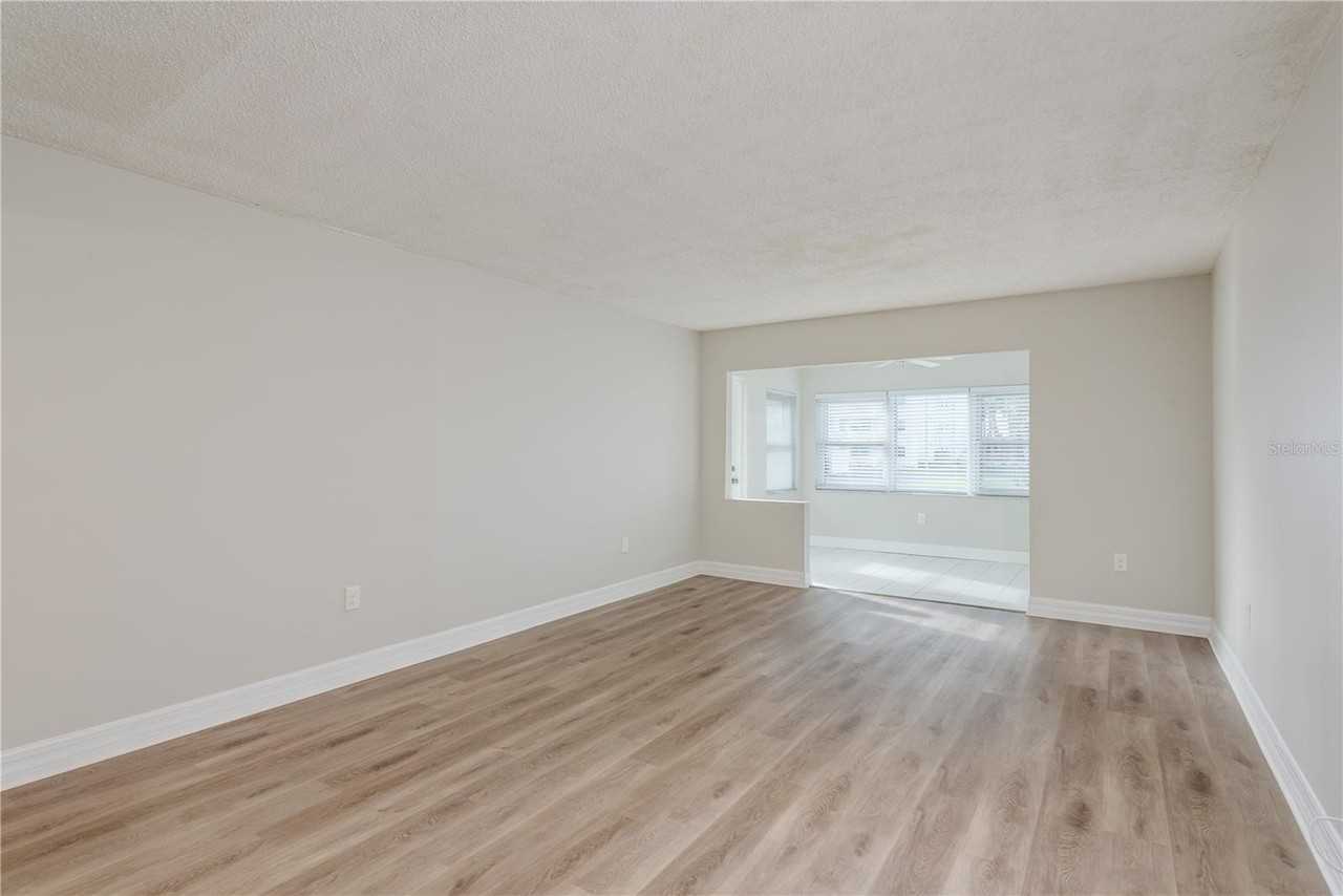 8 Glencoe Pl #104 - Photo 7 of 30