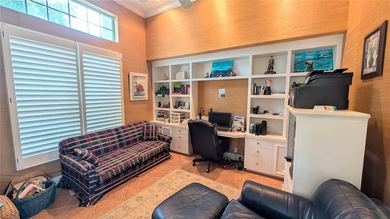 4709 Dolphin Cay Ln S - Photo 6 of 20