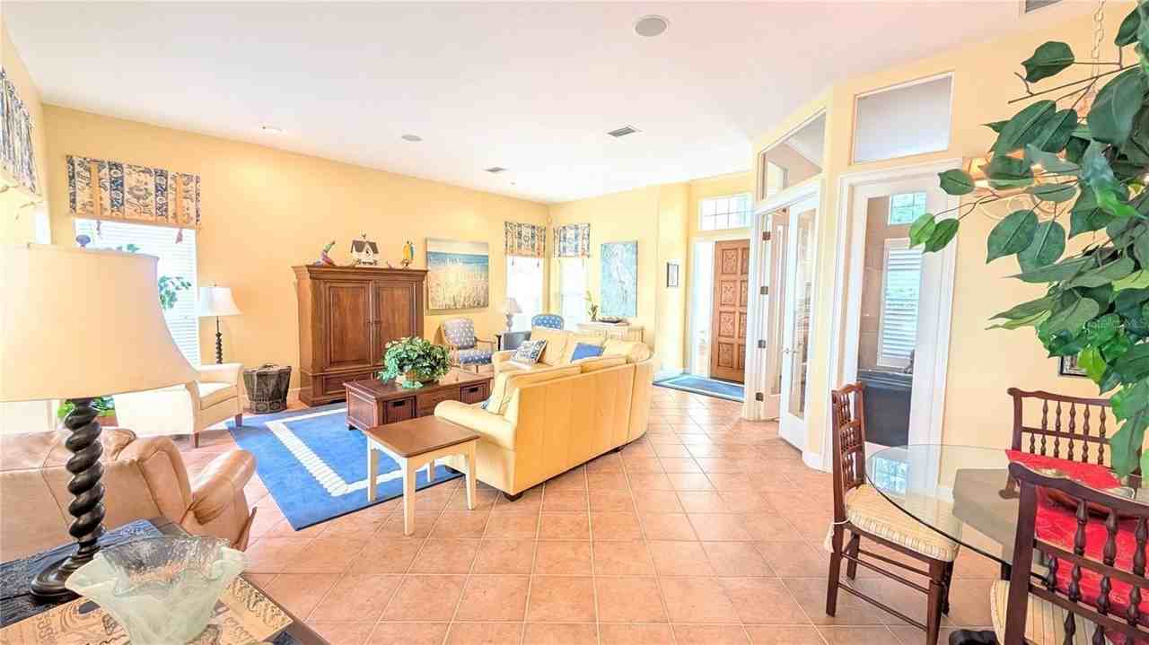4709 Dolphin Cay Ln S - Photo 7 of 33