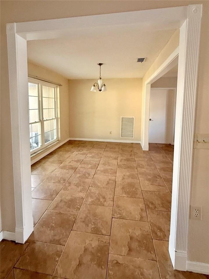 15420 Brushwood Dr - Photo 7 of 23
