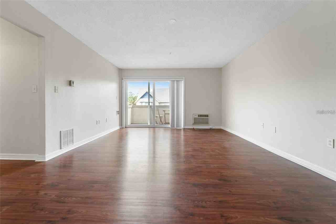 406 S Cedar Ave #307 - Photo 5 of 19