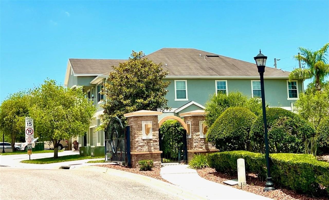 8427 Blue Rock Dr - Photo 4 of 47