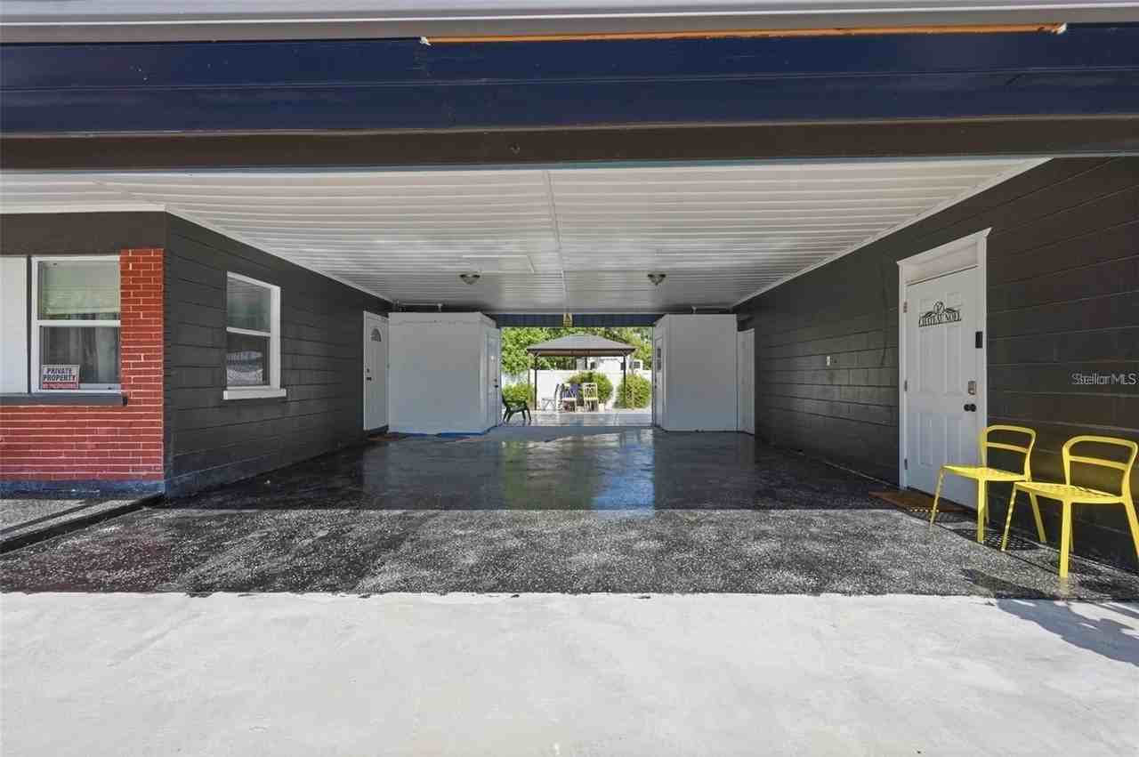 10107 N Aster Ave - Photo 2 of 16