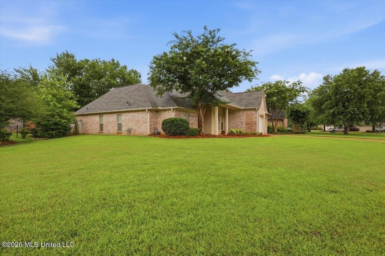 143 Sonnett Cir - Photo 3 of 48