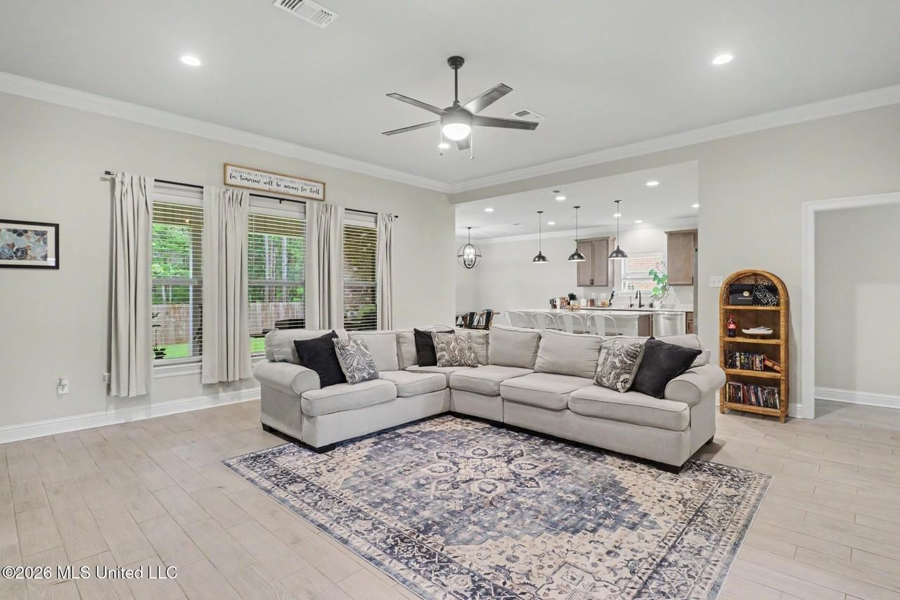 15550 Soaring Loop - Photo 2 of 24