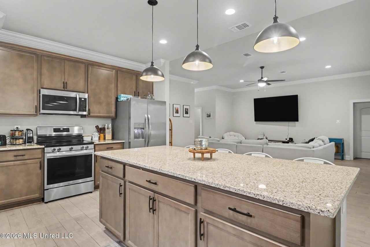 15550 Soaring Loop - Photo 3 of 24