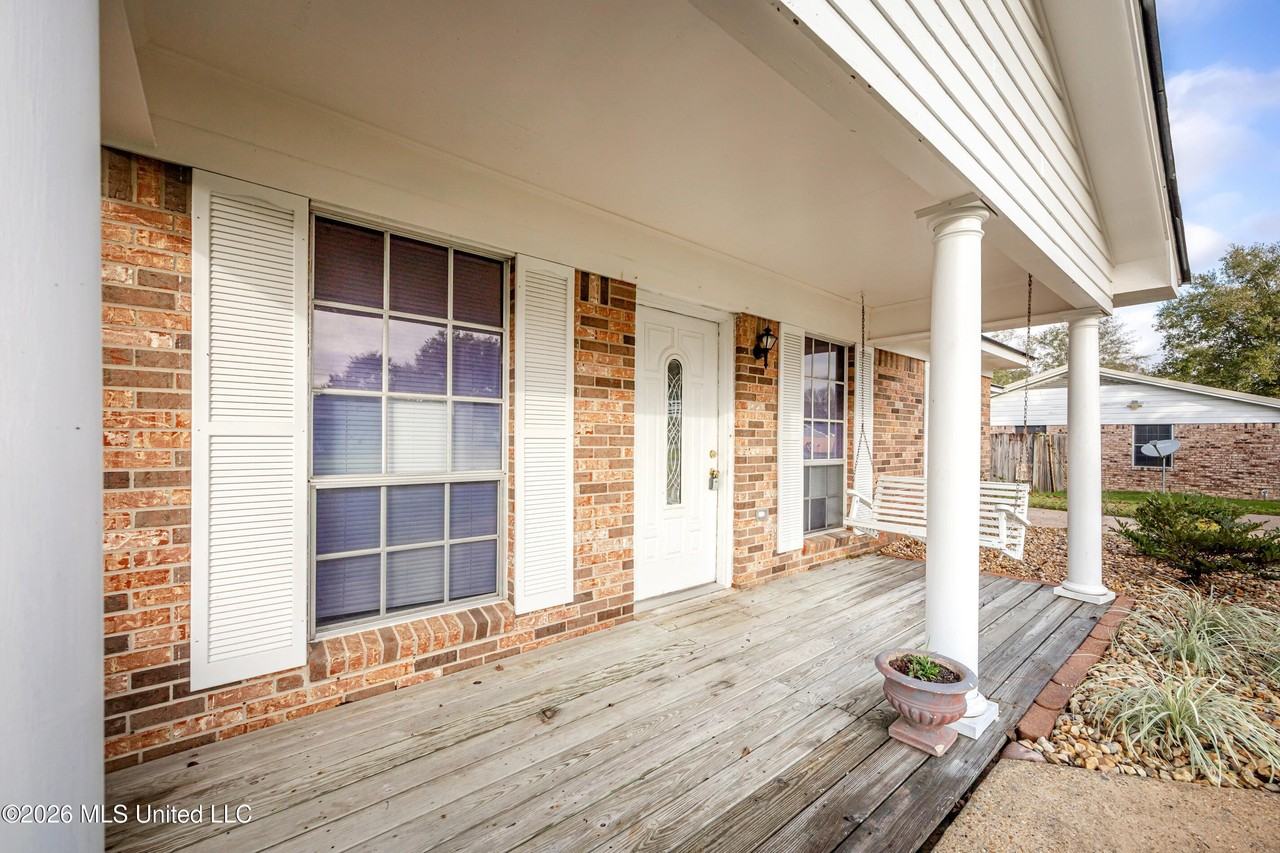 1213 King Henry Dr - Photo 6 of 50