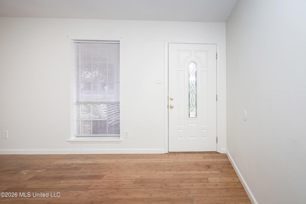1213 King Henry Dr - Photo 7 of 50