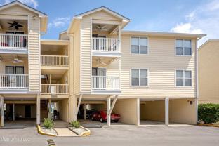 2421 Beachview Dr Apt F13 - Photo 1 of 1