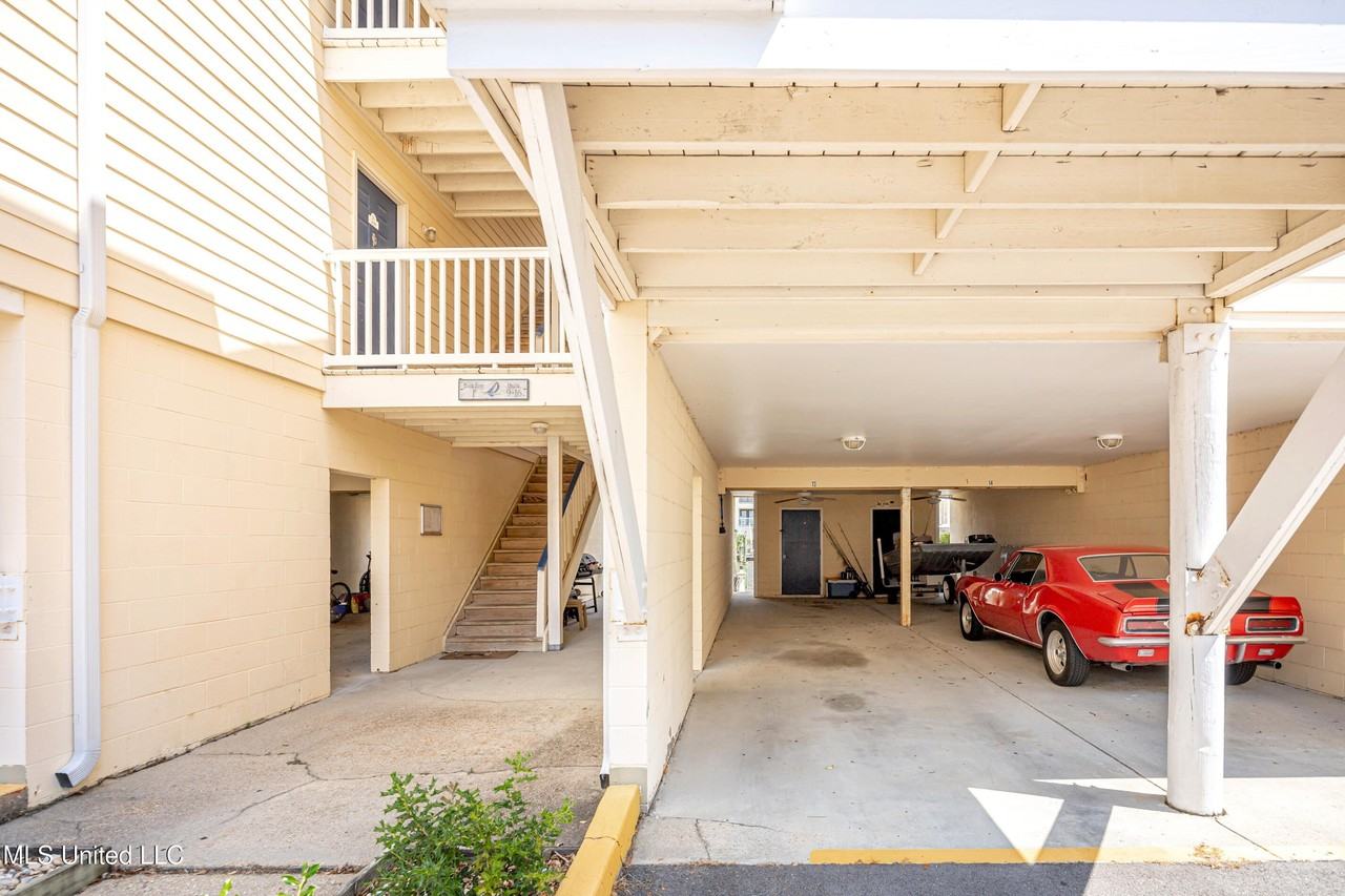 2421 Beachview Dr Apt F13 - Photo 3 of 50