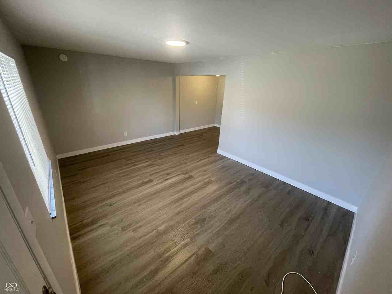 135 W Hendricks St #2 - Photo 3 of 17