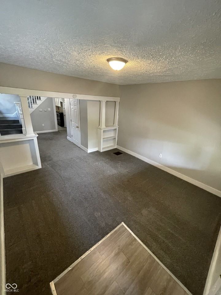 4212 E Washington St - Photo 4 of 19