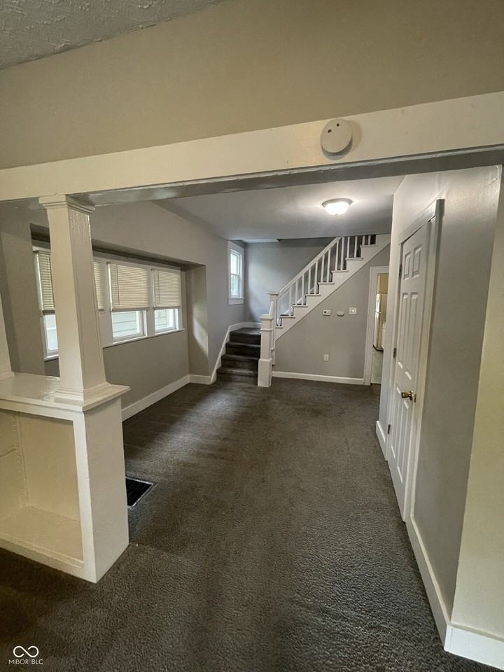 4212 E Washington St - Photo 6 of 19