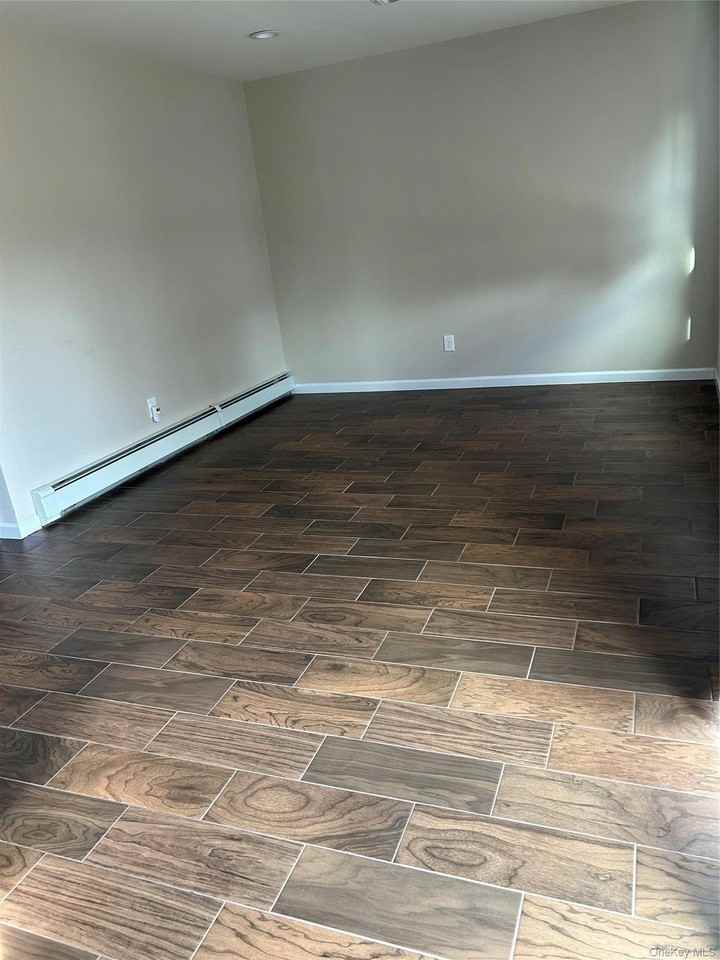 472 S 9th St - Photo 5 of 9