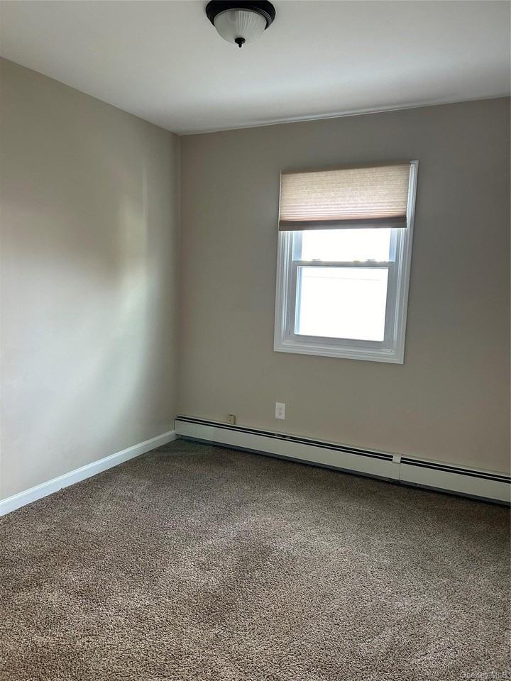 472 S 9th St - Photo 6 of 9