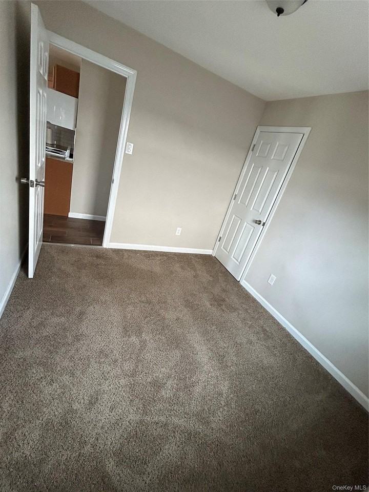 472 S 9th St - Photo 7 of 9