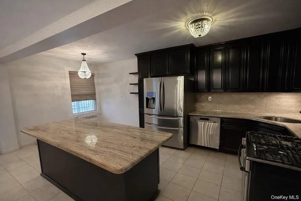 5440 80th St - Photo 2 of 9