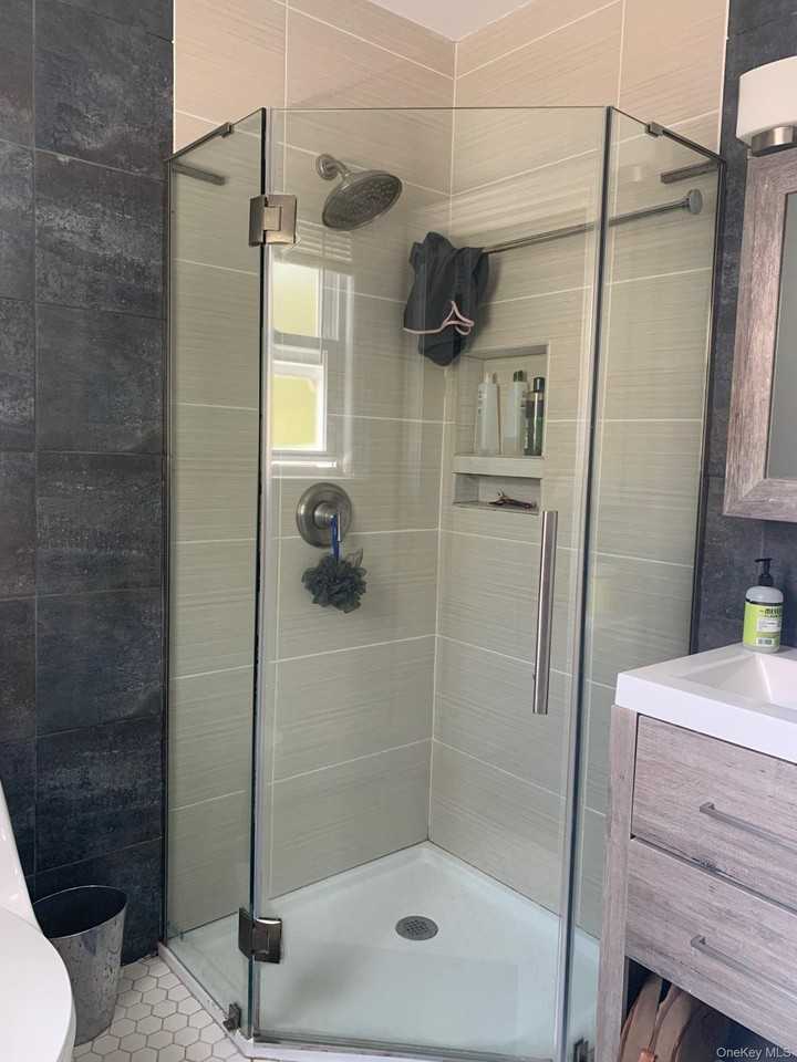 533 E Chester St - Photo 4 of 16