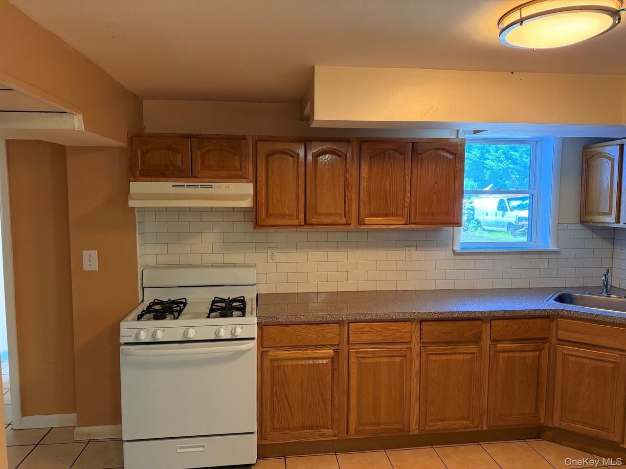 188 Spring St #4 - Photo 5 of 16