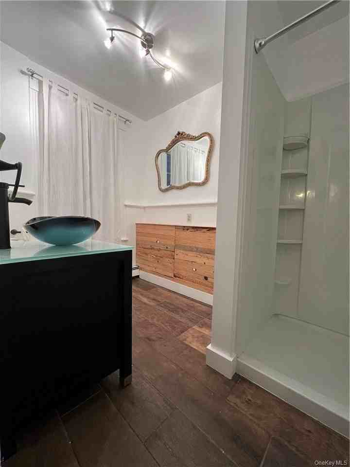 155 Main St #6 - Photo 5 of 8