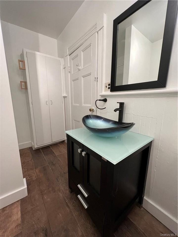 155 Main St #6 - Photo 6 of 8