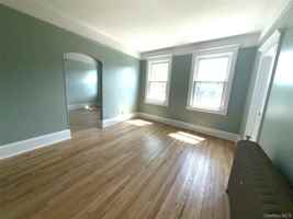 featured image of 632 Middle Neck Rd #2ndFL