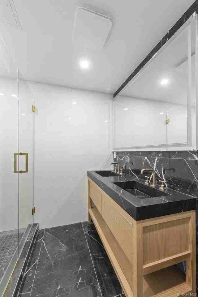 144 Freeman St #1 - Photo 6 of 12