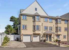featured image of 42 Leonard St
