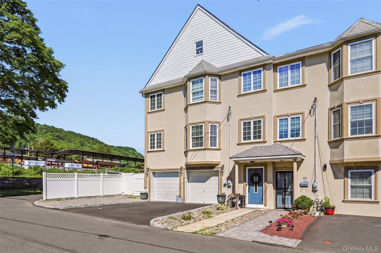 42 Leonard St - Photo 2 of 29