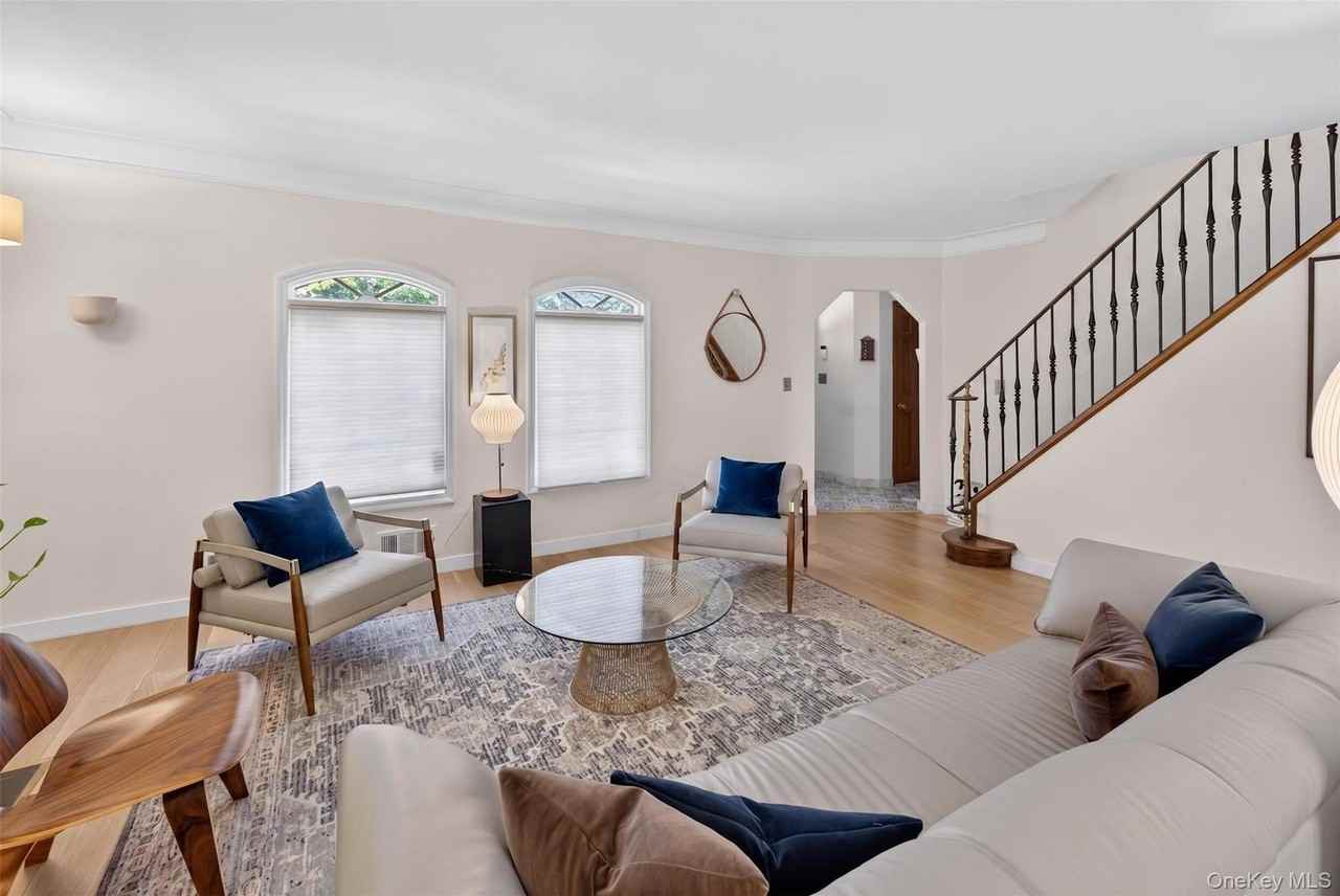 1425 Burton St - Photo 3 of 28