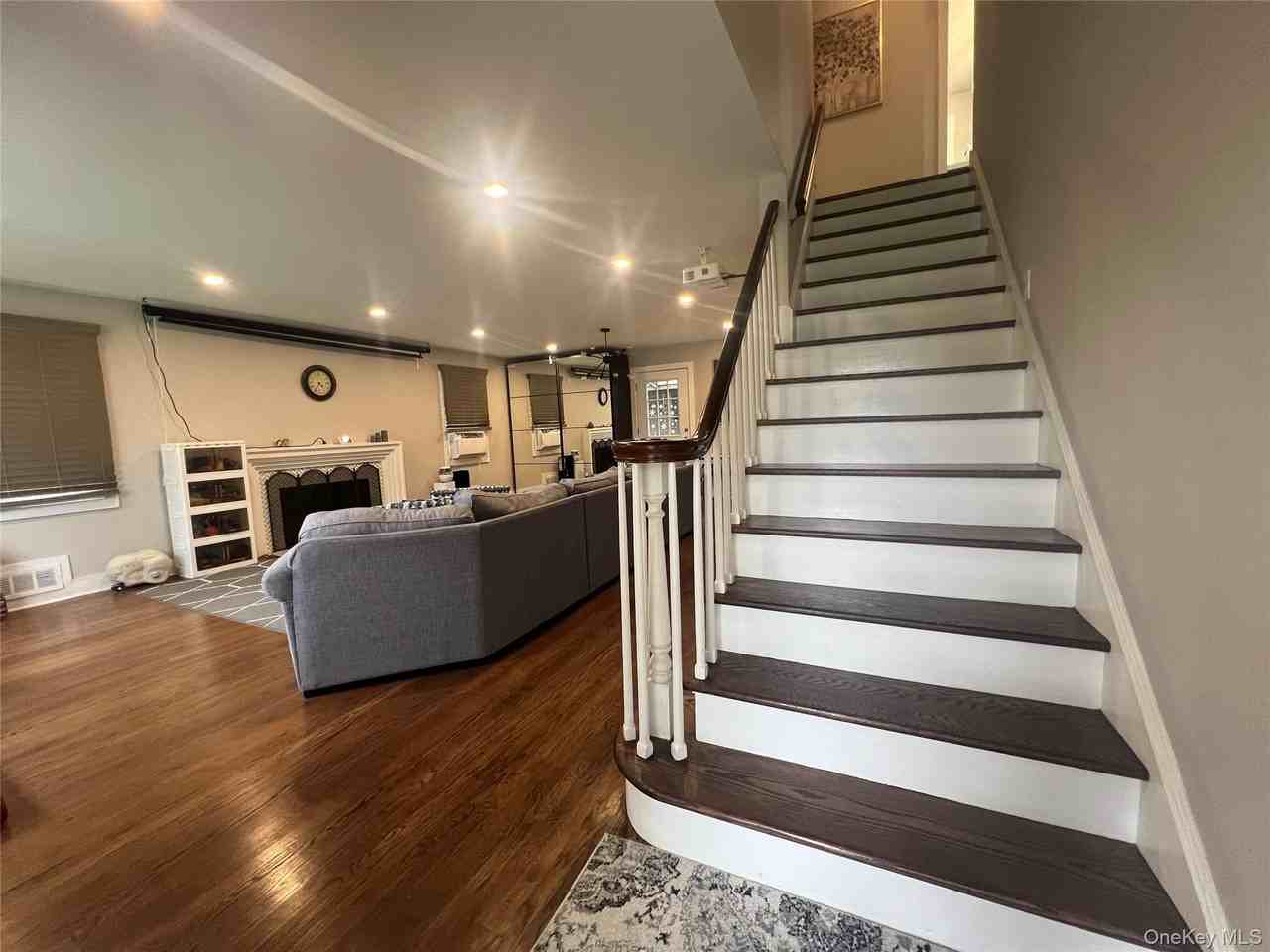 186 Wilson Ave - Photo 4 of 11