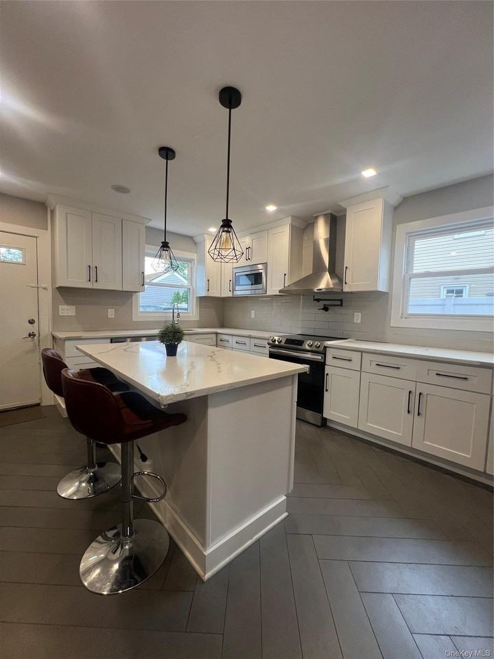 186 Wilson Ave - Photo 5 of 11
