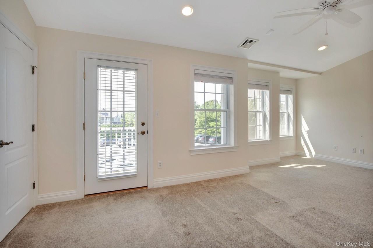 34 Della Dr - Photo 4 of 22