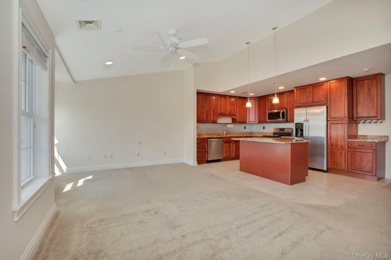 34 Della Dr - Photo 7 of 22