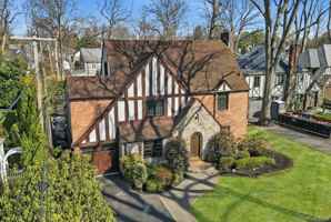 featured image of 106 Thayer Rd