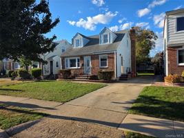 featured image of 220 Raff Ave