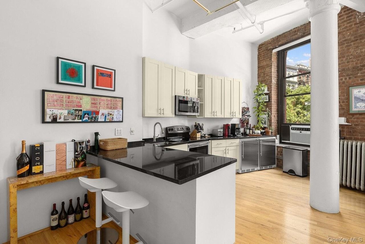 6 Varick St #2B - Photo 3 of 5