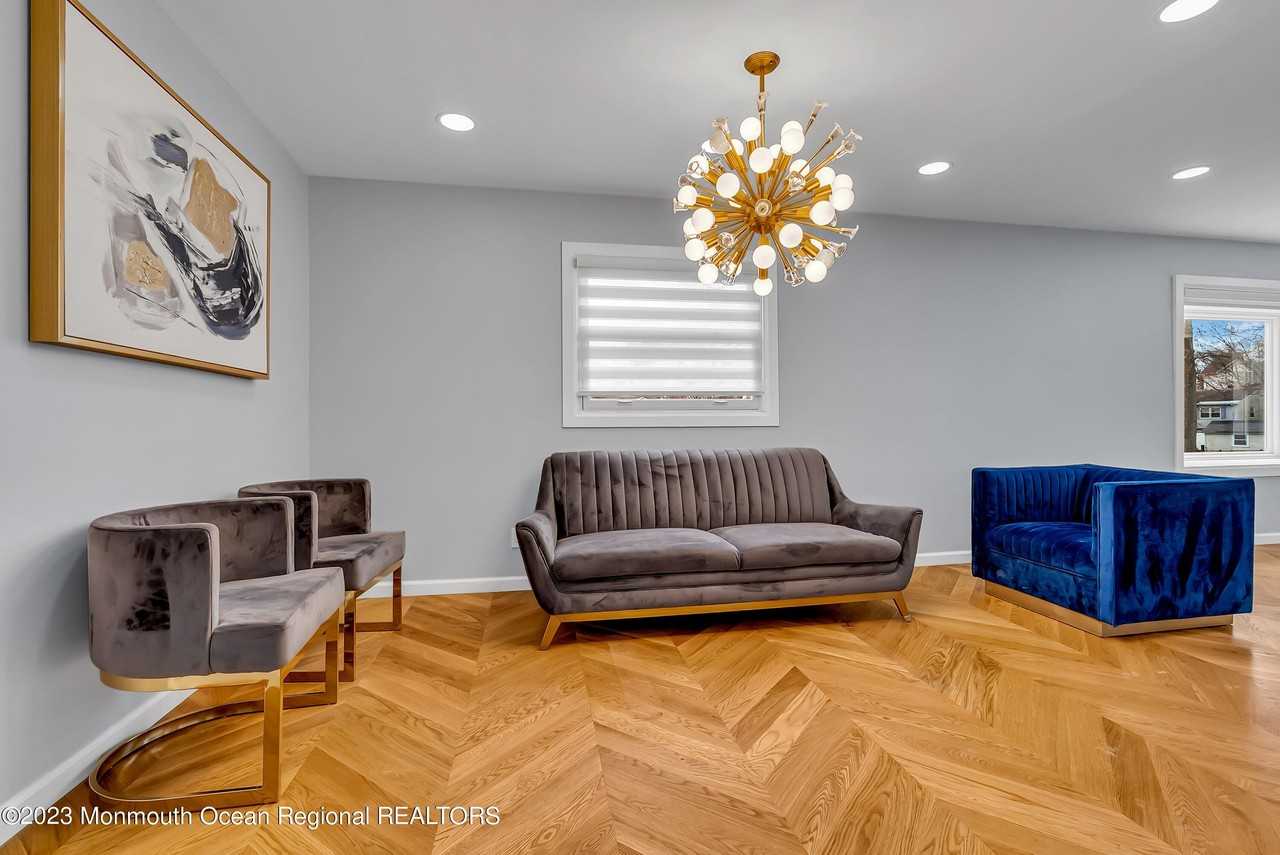 522 W Lincoln Ave - Photo 2 of 28