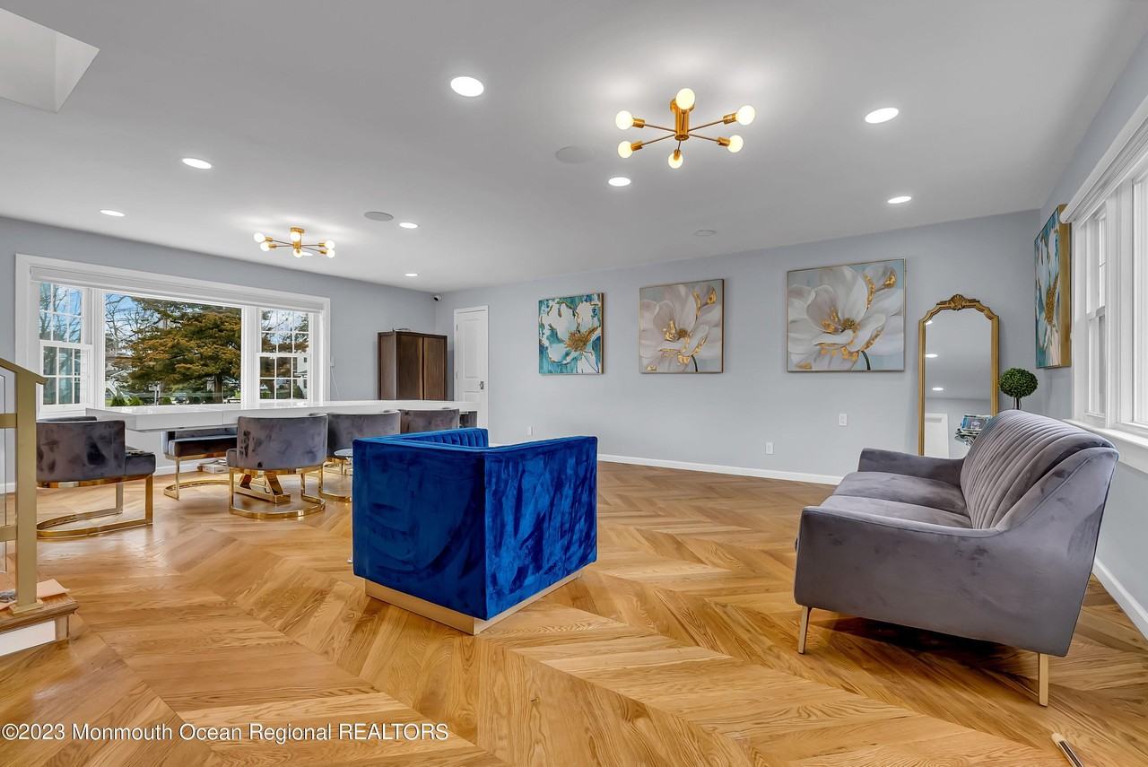 522 W Lincoln Ave - Photo 3 of 28