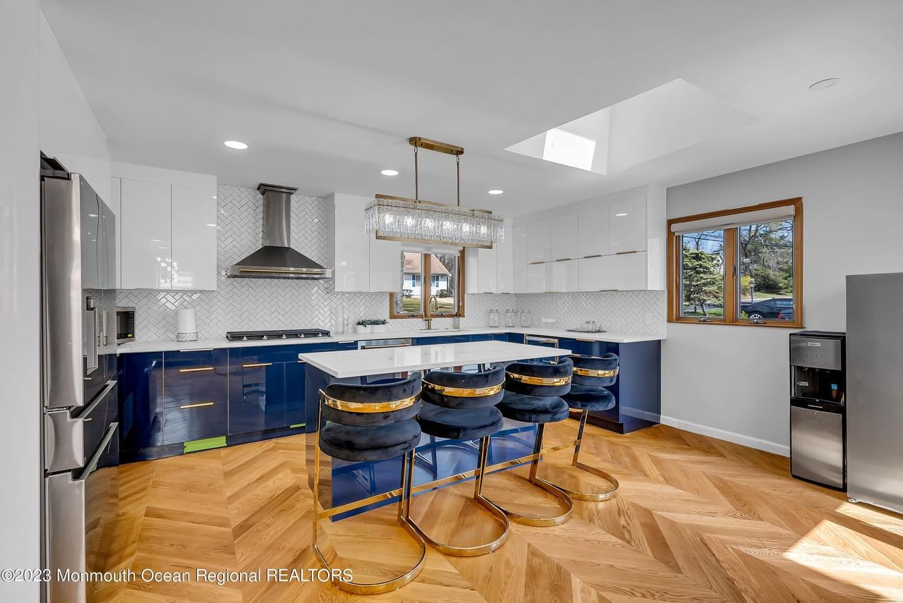522 W Lincoln Ave - Photo 5 of 28