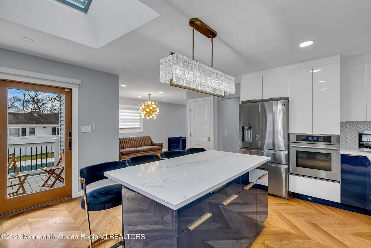 522 W Lincoln Ave - Photo 7 of 28