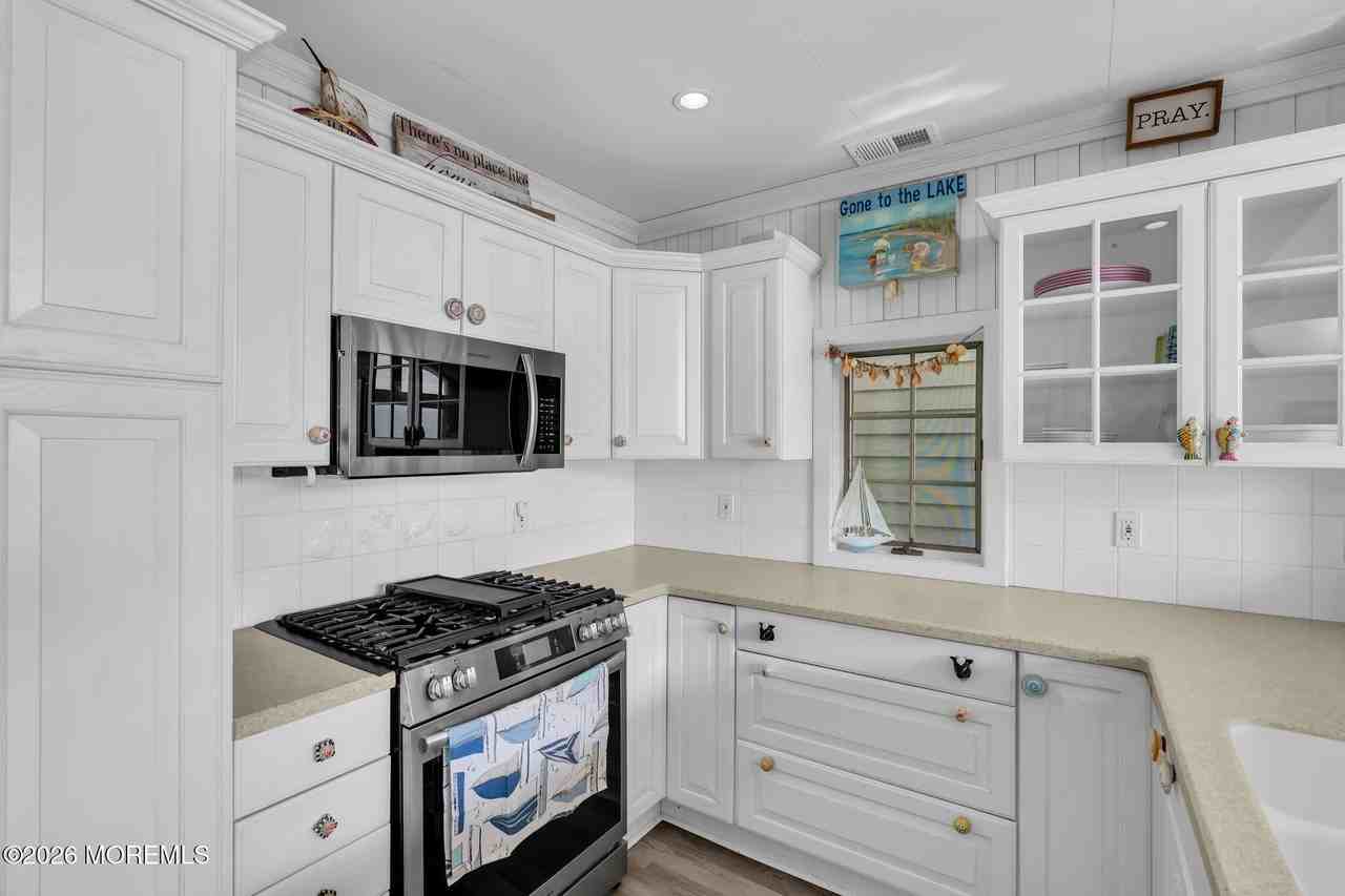55 Beachfront - Photo 7 of 50