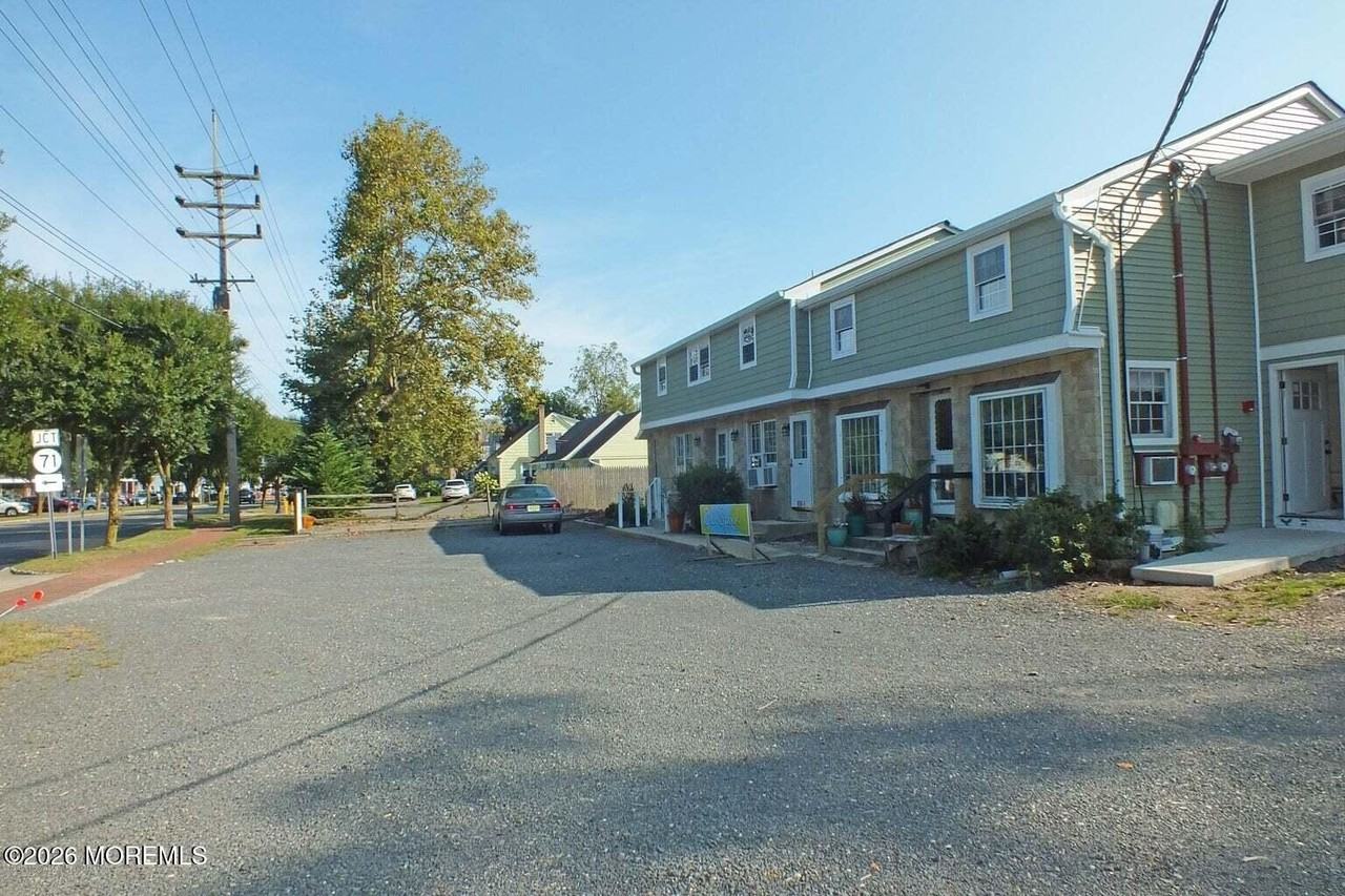 609 Higgins Avenue #4 - Photo 2 of 9